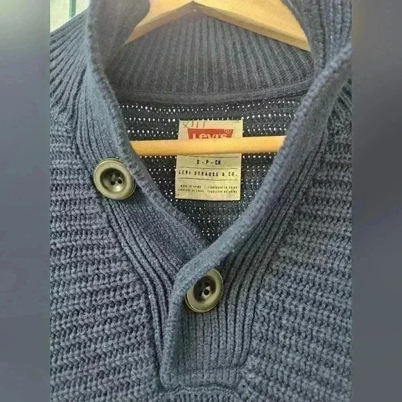 Levi's Navy Blue Pullover - Picture 5 of 7